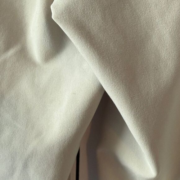 PETER MILLAR PERFORMANCE ATHLETIC GOLF CHINO PANTS BEIGE TAN SIZE 33 W / 32 L - Picture 10 of 10